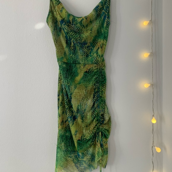 Snake synch dress - Picture 2 of 4